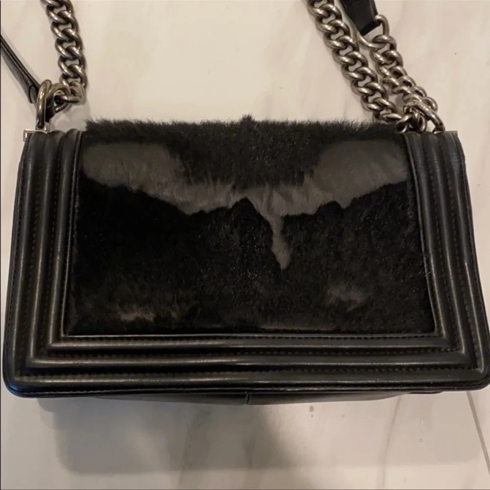 Chanel bag with fur‎